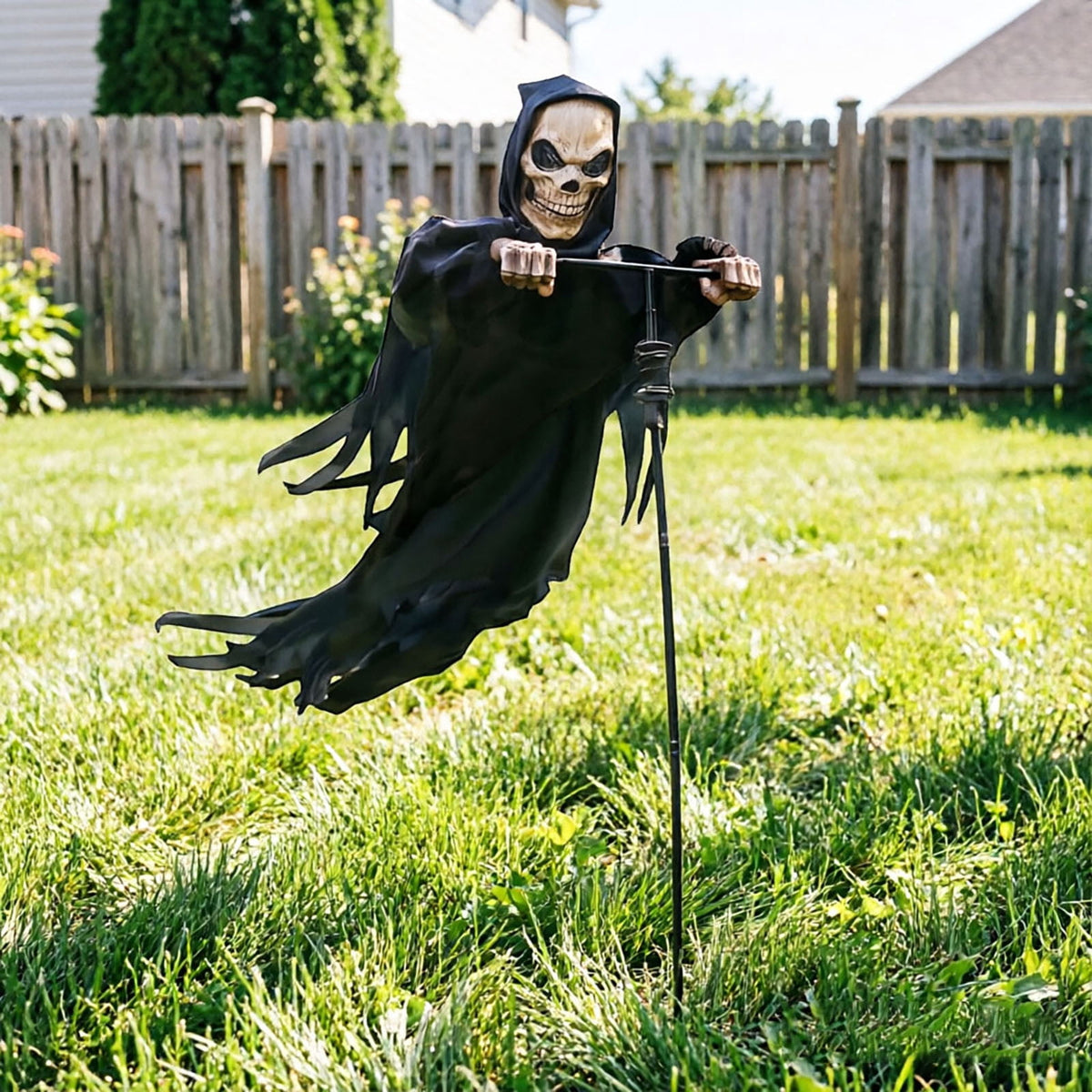 Halloween Ghost Robe Skeleton Mask Ground Stake Bird Repellent Outdoor Yard Lawn Decorative Ornament Set