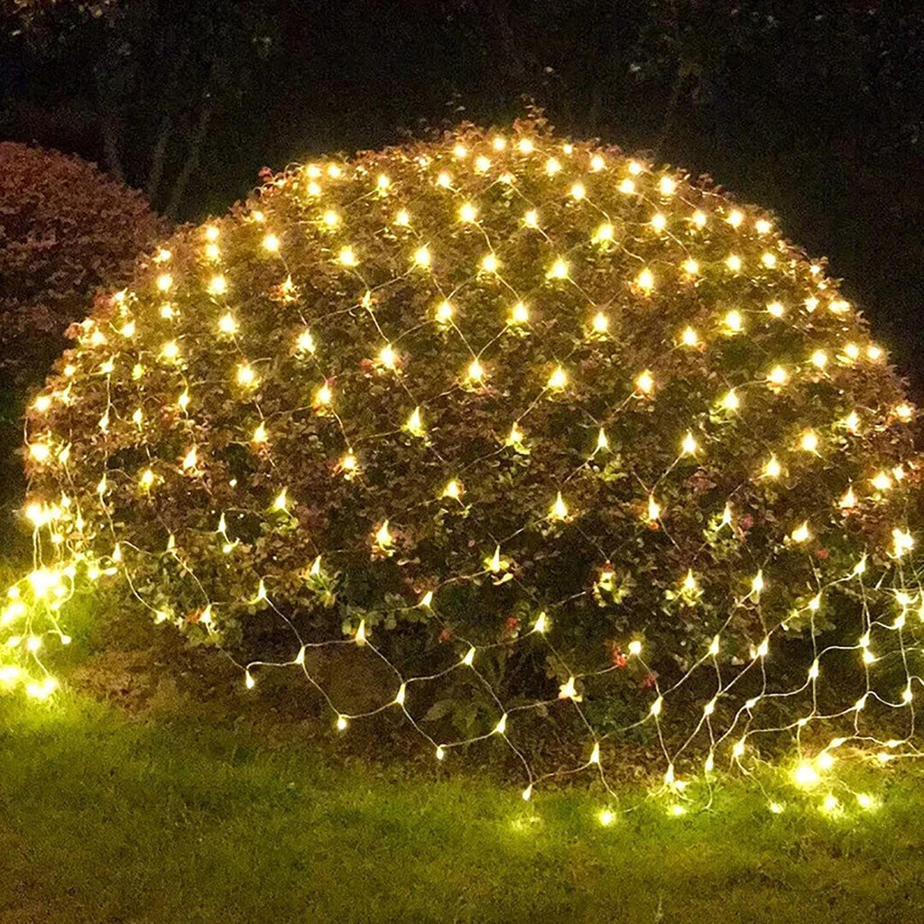 Garden Net Lights, Battery Operated 672 LED Waterproof Net Mesh Lights with 8 Modes, 6x4M Fairy String Lights for Outdoor Indoor Christmas Tree, Bush, Backyard, Garden, Party Décor
