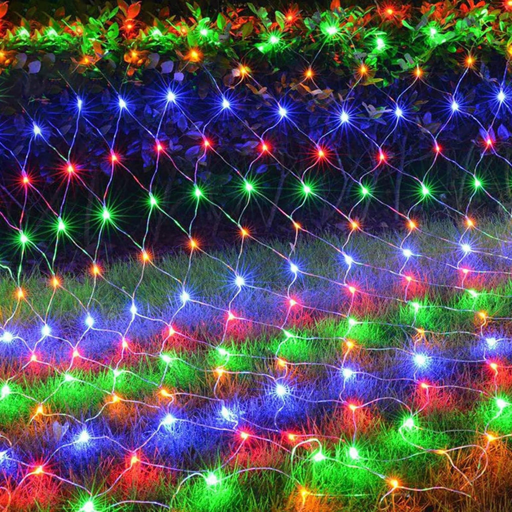 Garden Net Lights- Battery Operated 672 LED Waterproof Net Mesh Lights with 8 Modes- 6x4M Fairy String Lights for Outdoor Indoor Christmas Tree- Bush- Backyard- Garden- Party Décor.