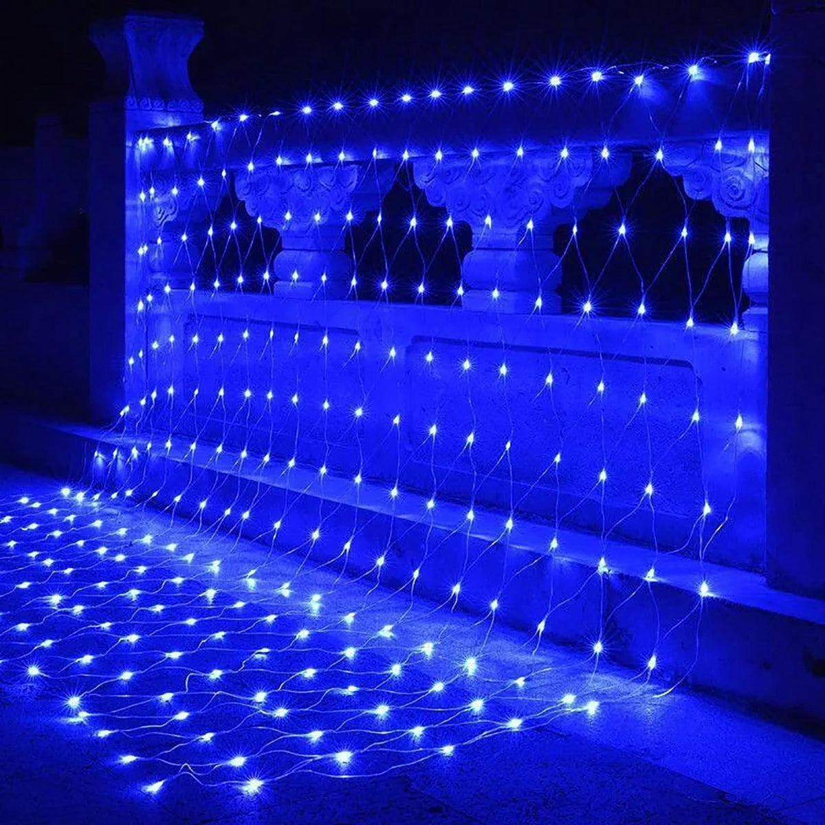 Garden Net Lights- Battery Operated 672 LED Waterproof Net Mesh Lights with 8 Modes- 6x4M Fairy String Lights for Outdoor Indoor Christmas Tree- Bush- Backyard- Garden- Party Décor.