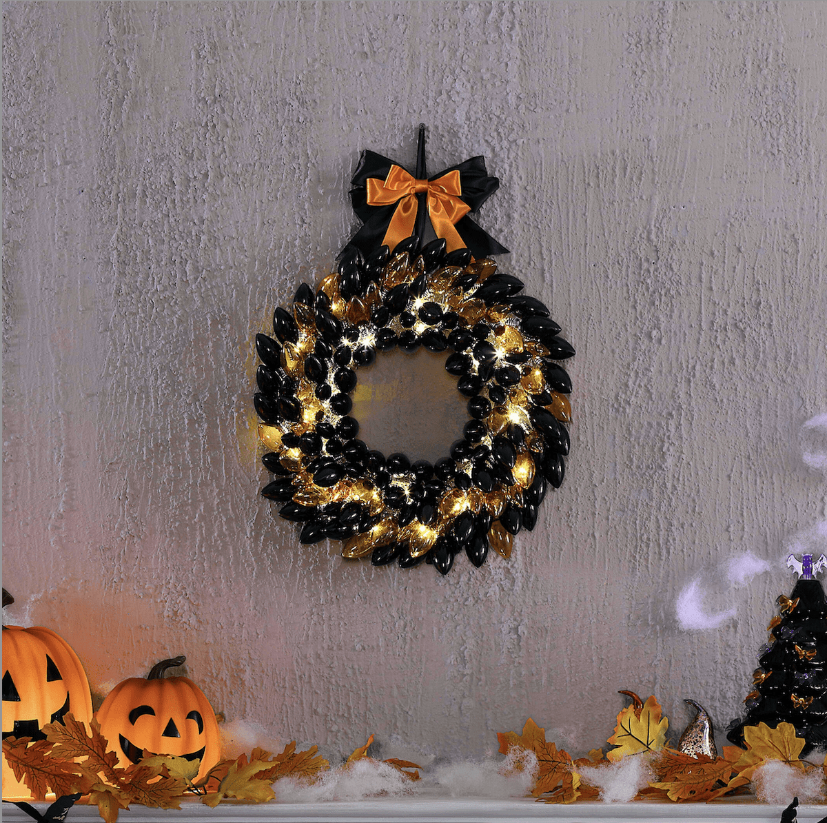 Mr. Halloween Decorative Retro Wreath, Black and Orange