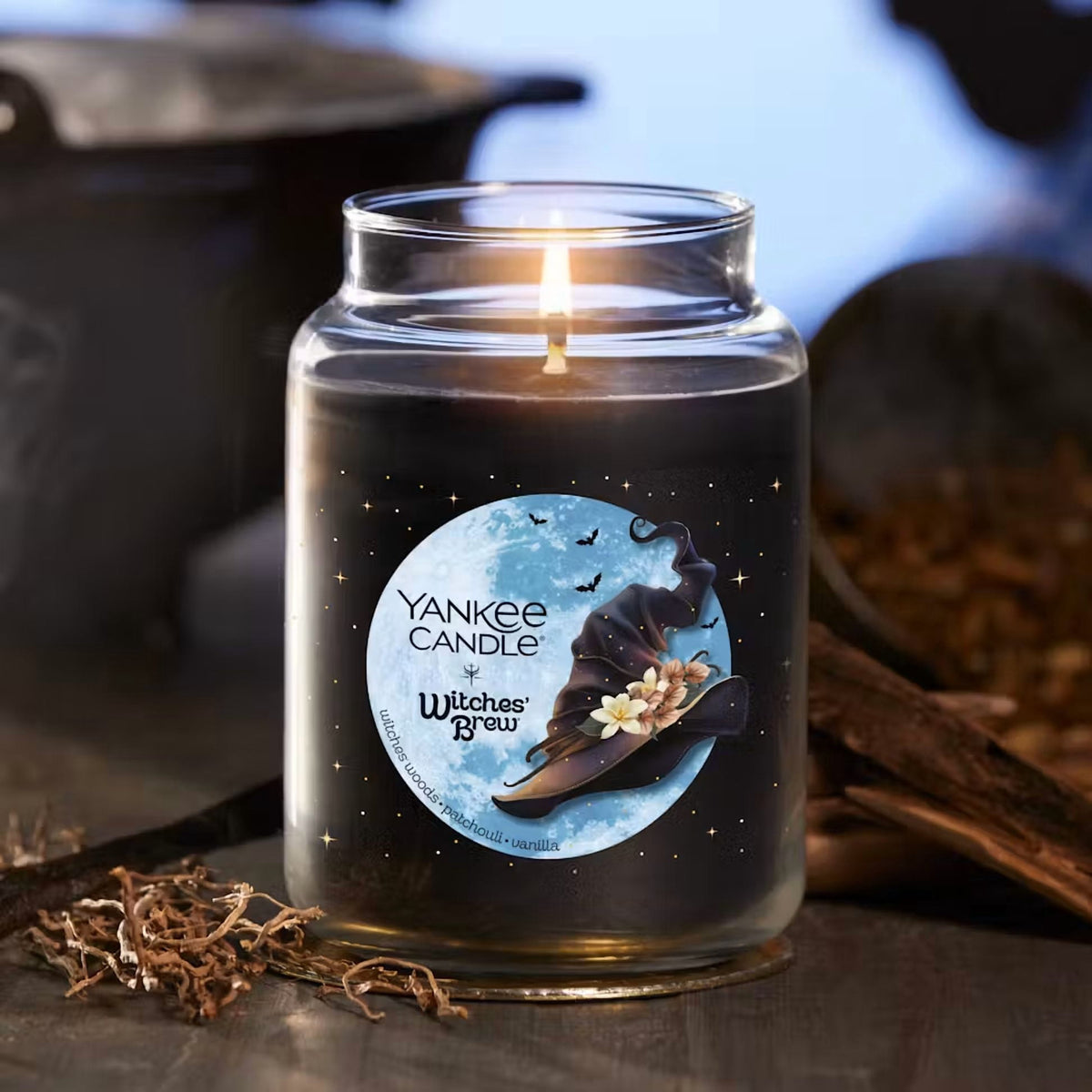 Yankee Candle Witches' Brew Large Original Jar Candle with a Flicker Halloween Witches Glass Jar Shade