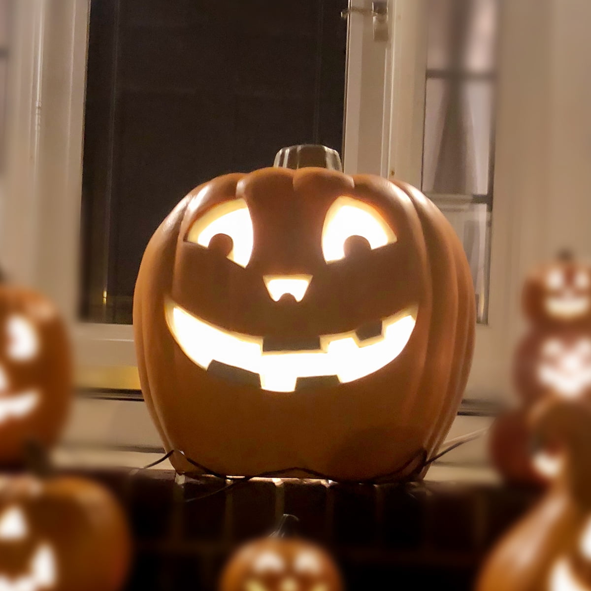 4Pack LED Lighted Jack O Lantern Indoor Outdoor Halloween Large Pumpkin Lantern Decoration
